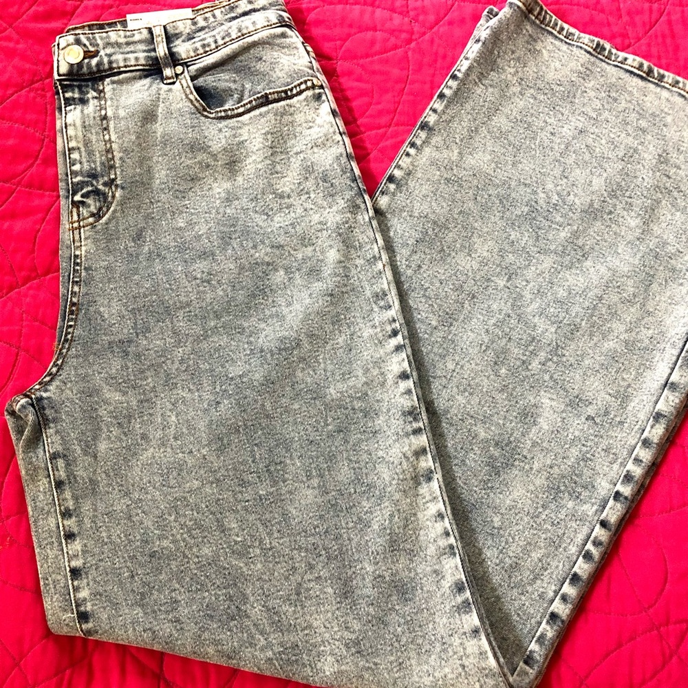 SO high rise wide leg jeans. Slits on flare. Size 13J. Adorable! NWT